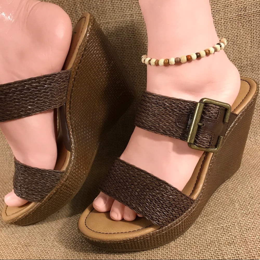 BOC Born Brown Wedge Sandals Woven Buckle Comfort Slides Women’s Size 9